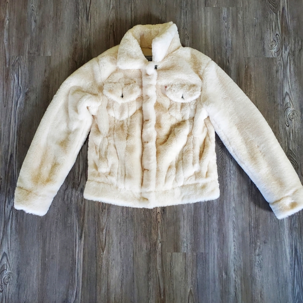 Levis faux fur trucker jacket